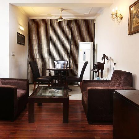 Hotel Oyo 358 Sarojini Nagar Neu-Delhi Exterior foto